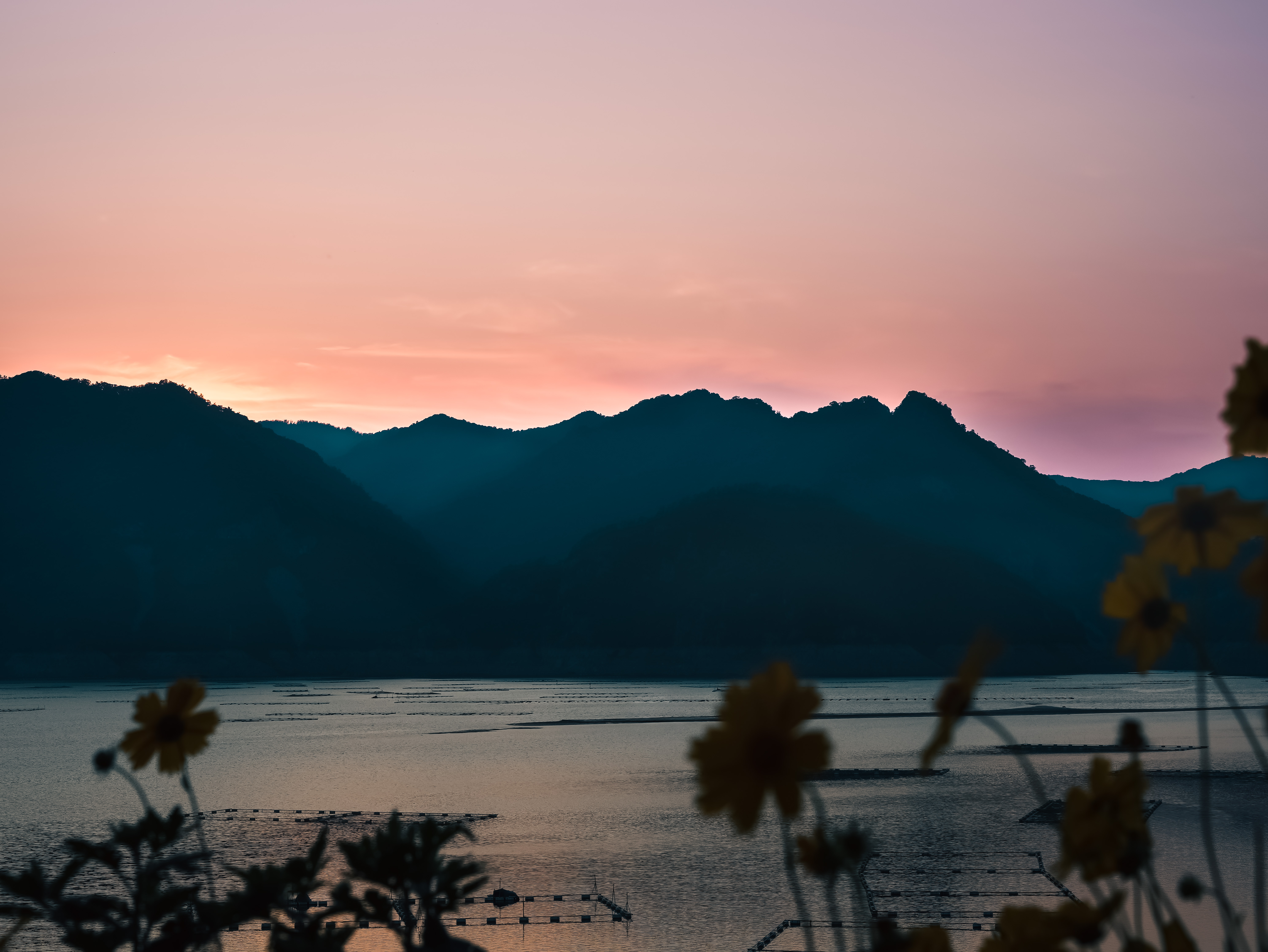 绿江夕照